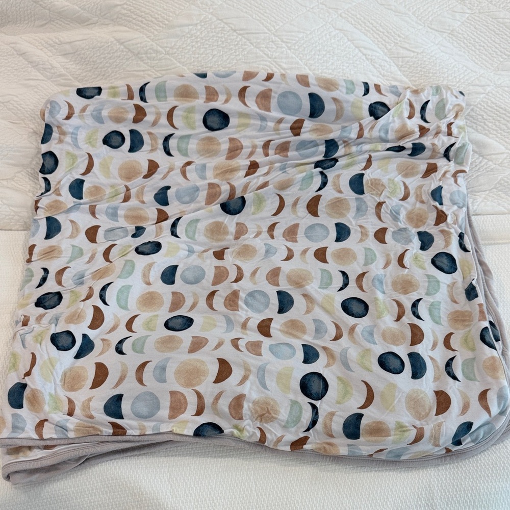 Little Sleepies. Luna Neutral Cloud Blanket